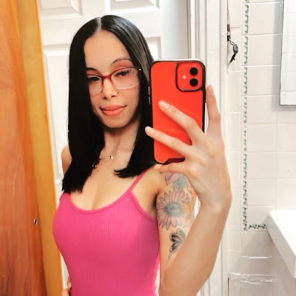 Meet your Posher, Jazmin - Picture 1 of 1